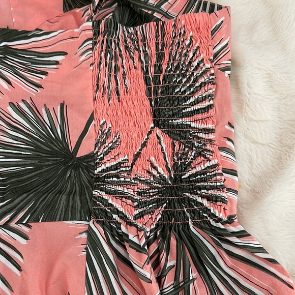 a.n.d eawy . Size M. Color pink and Gary - Picture 6 of 11